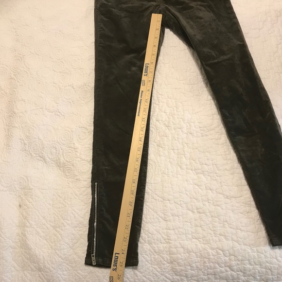 Rag & Bone Olive Velvet 5-pocket cropped skinny jeans with zippered ankles (26) - Picture 6 of 16